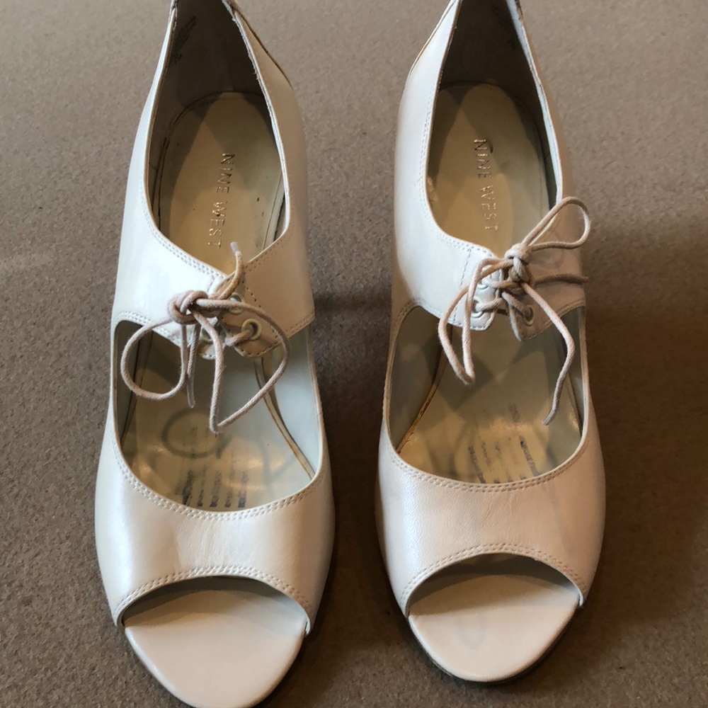 Nine West Cream Color Sandals